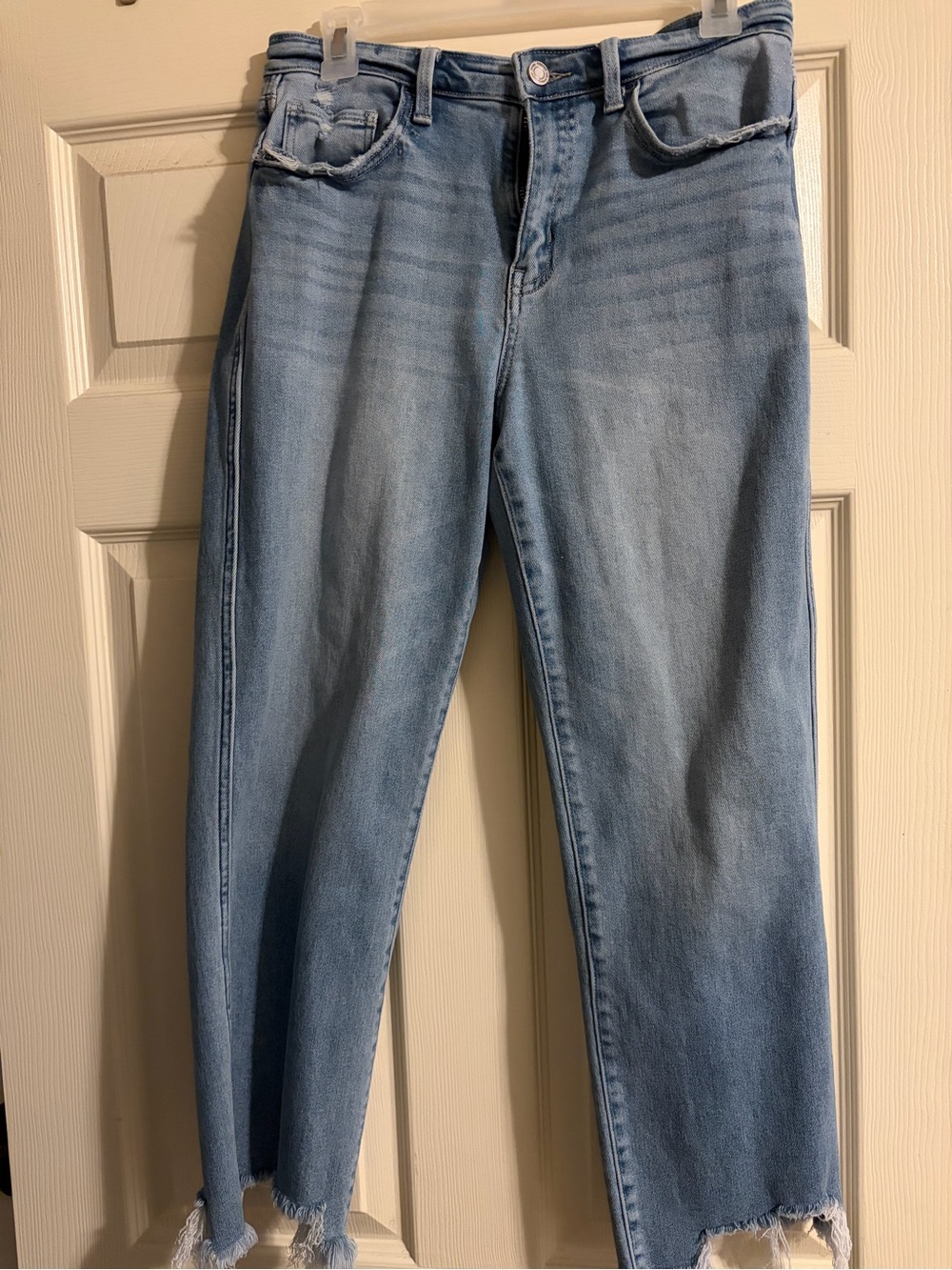 Ankle-Length Light Blue Women's Jeans - Cropped Straight Leg